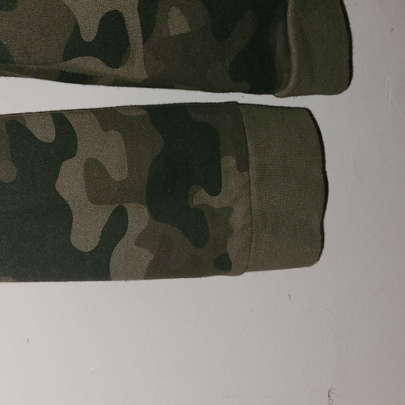 Eddie Bauer Women's Camp Fleece Camo Full Zip Hoodie - Picture 6 of 7